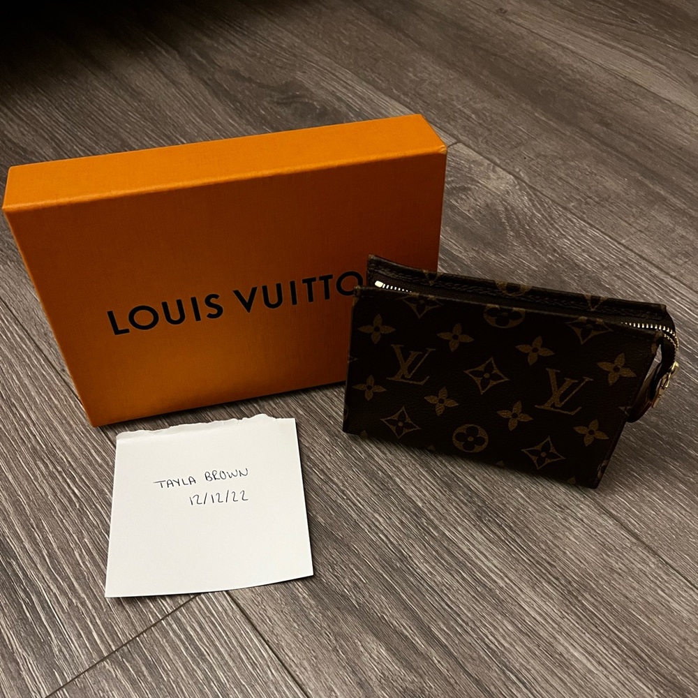 louis vuitton toiletry 15
